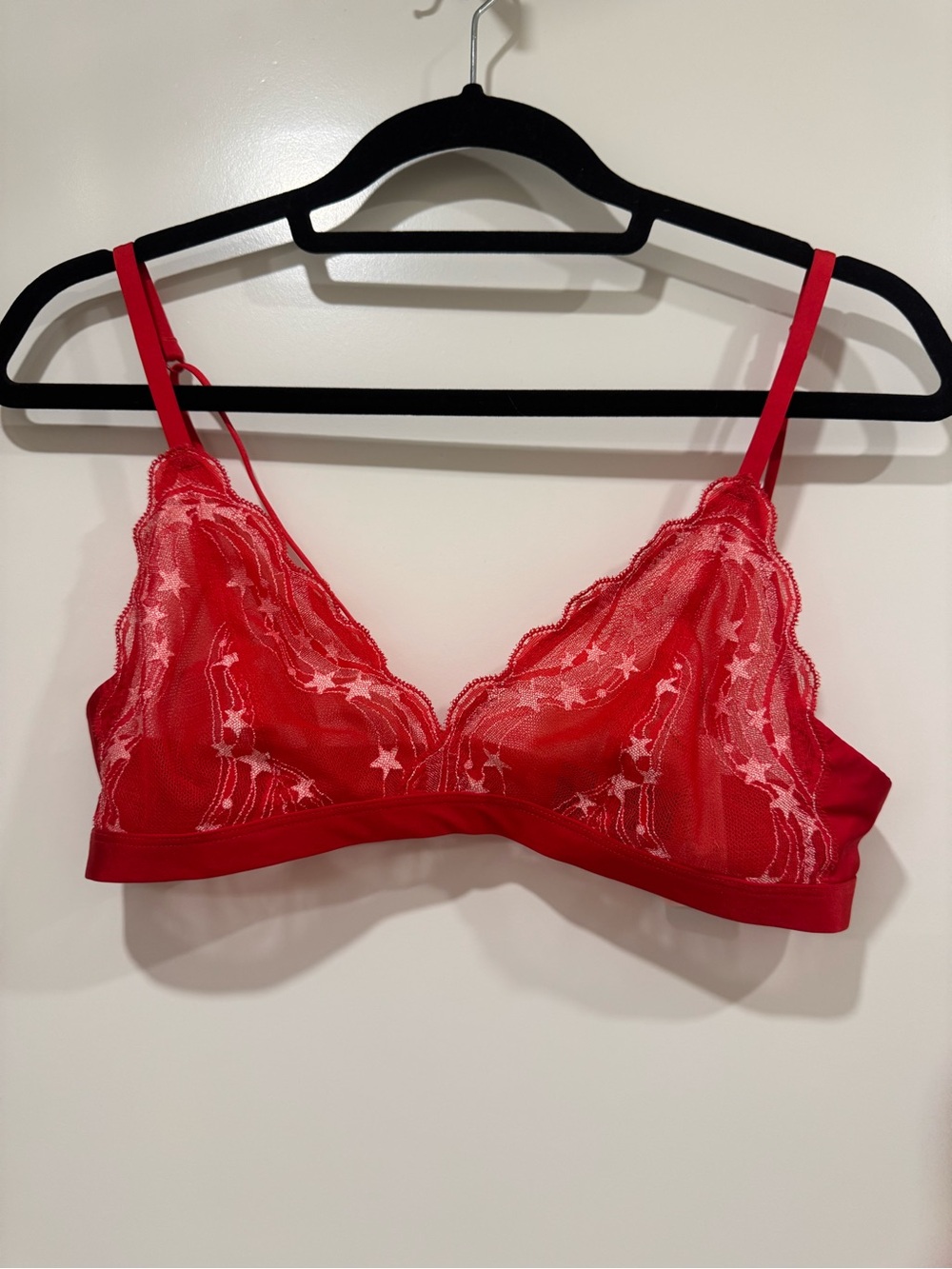 Red Star-Embroidered Lace Bralette